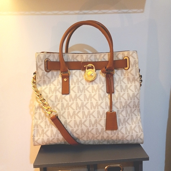 Michael Kors tote - Picture 2 of 12